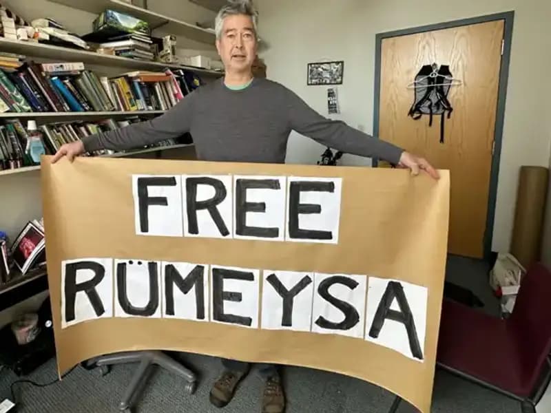 ABD'li Profesör, Rümeysa Öztürk İçin Açlık Grevine Başladı: Nedenleri ve Sonuçları
