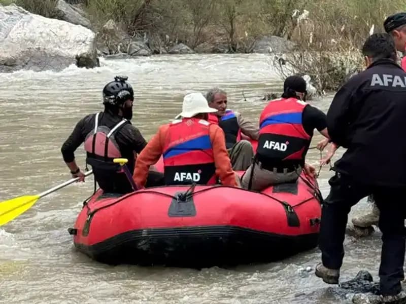Zap Suyu Kenarında Mahsur Kalan Dört Kişinin Kurtarılma Operasyonu Başarıyla Tamamlandı