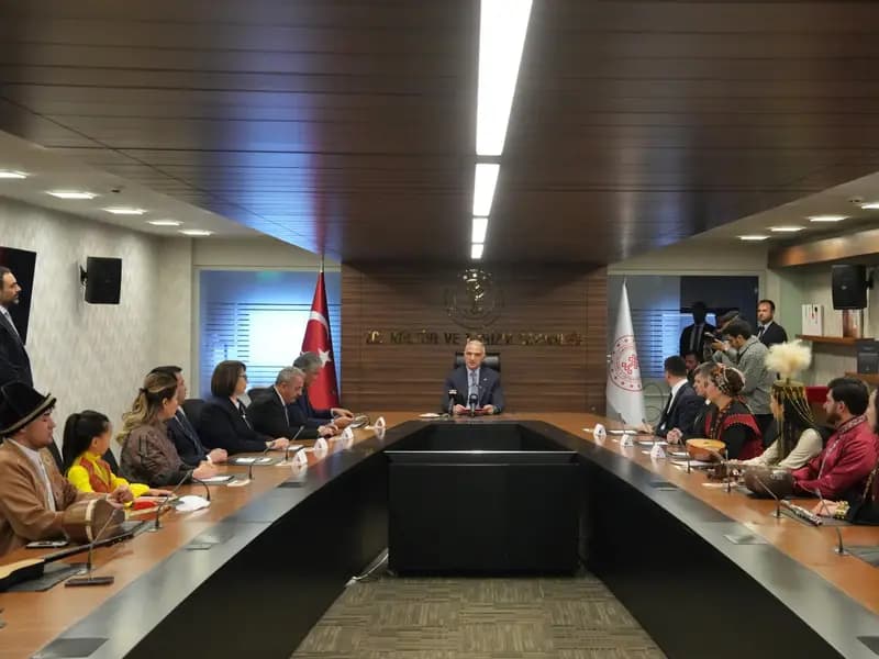 Bakan Ersoy, TÜRKSOY Heyeti ile Nevruz Günü'nde Bir Araya Geldi