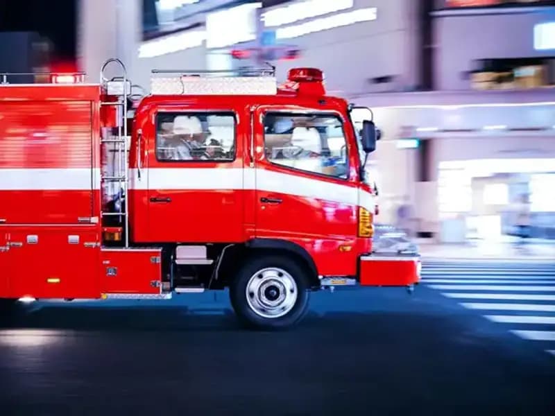 Tokyo'daki Korkutucu Bina Yangını: 2 Yaralı, Olayın Sebepleri Araştırılıyor