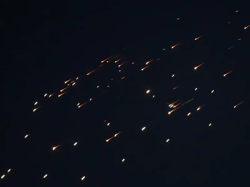 İran'dan İsrail'e Füze Saldırısı: Tel Aviv'de Hasar Var