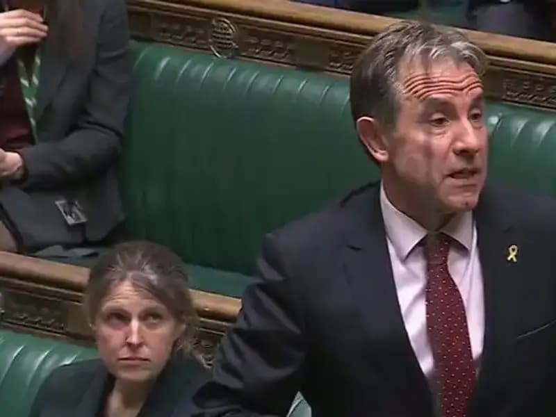 İngiltere'de Skandal: Üst Düzey Vekil Çocuk İstismarı Suçlamasıyla Gözaltına Alındı