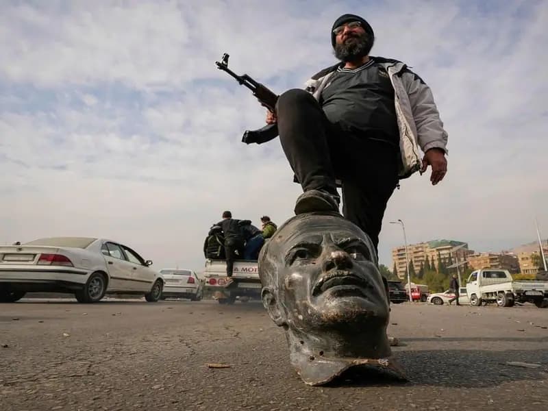 PKK/YPG'nin devletçik projesi Şam'da son buldu