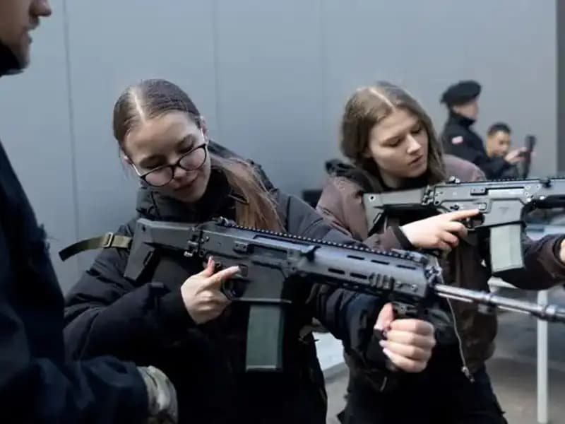 Polonya Savaşa Hazırlanıyor: Siviller Askeri Eğitime Katılıyor