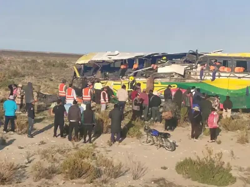 Bolivya'da Feci Otobüs Kazasında 37 Can Gitti, 39 Yaralı