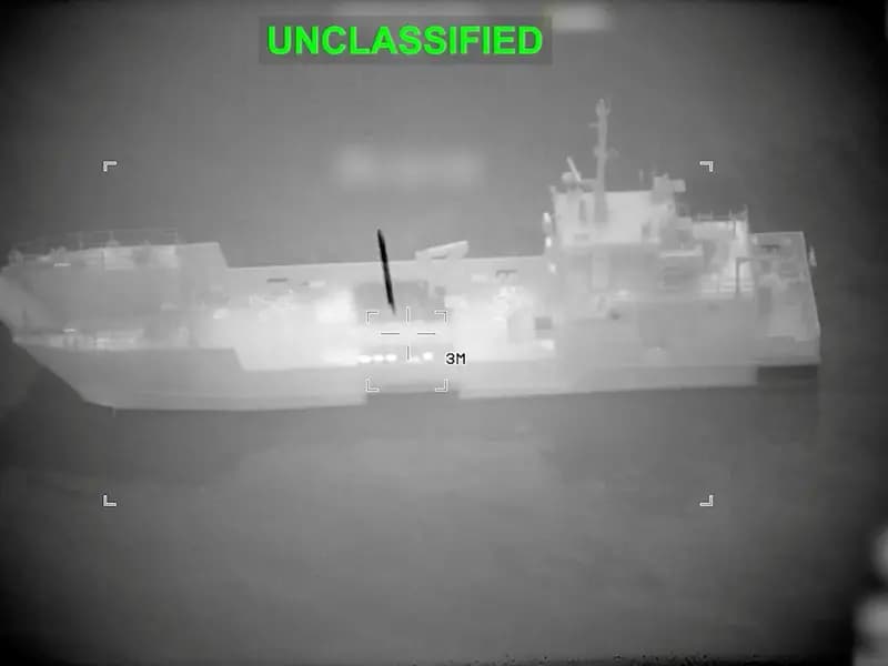 Hürmüz Boğazı'nda Deniz Trafiği Durma Noktasına Geldi