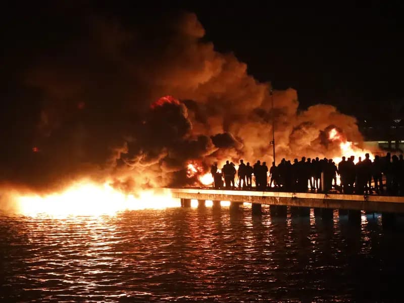 Bodrum Yalıkavak Marina'da Milyonluk Motoryatlar Yandı