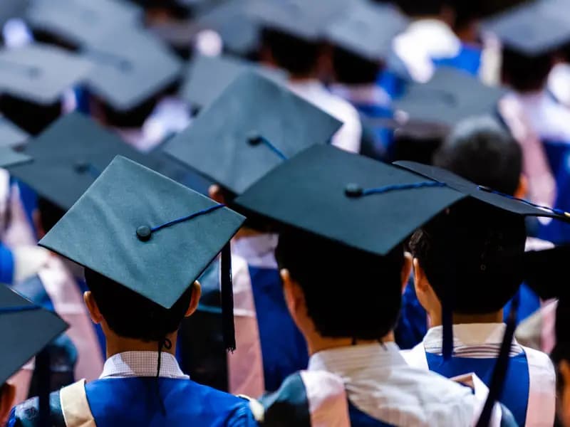 Çin Üniversitesinden Öğrencilere Sıradışı Çağrı: "Aşık Olun"