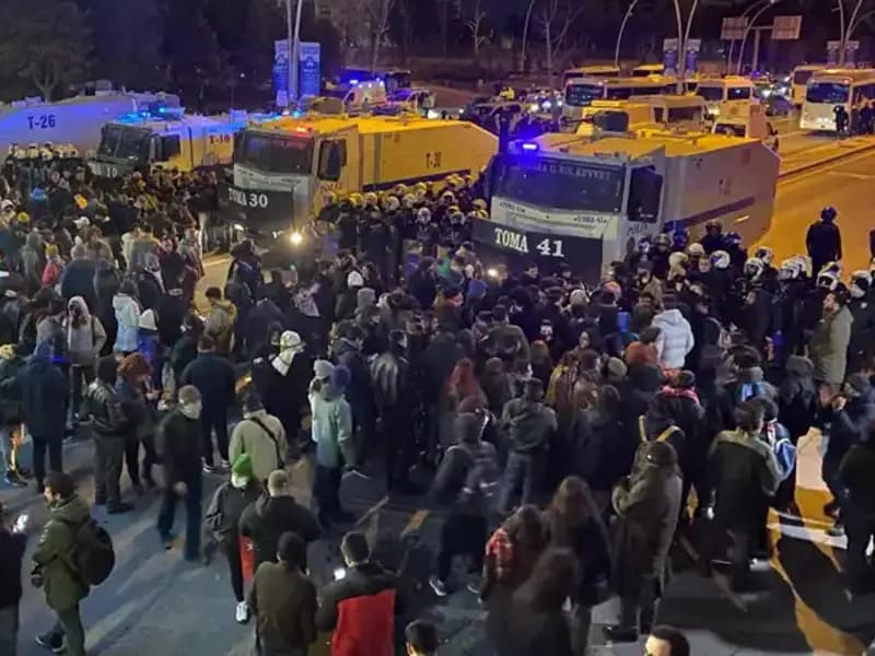 İstanbul ve Ankara'da Öğrencilerden İmamoğlu Eylemi: Tepkiler Yükseliyor