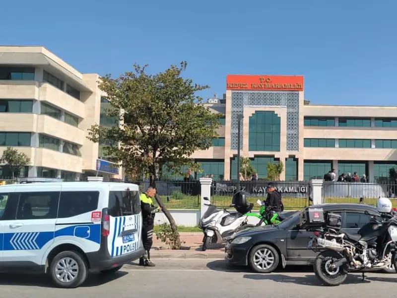 Kepez Kaymakamlığı'nda Silah Sesleri: Şüpheli Teslim Oldu