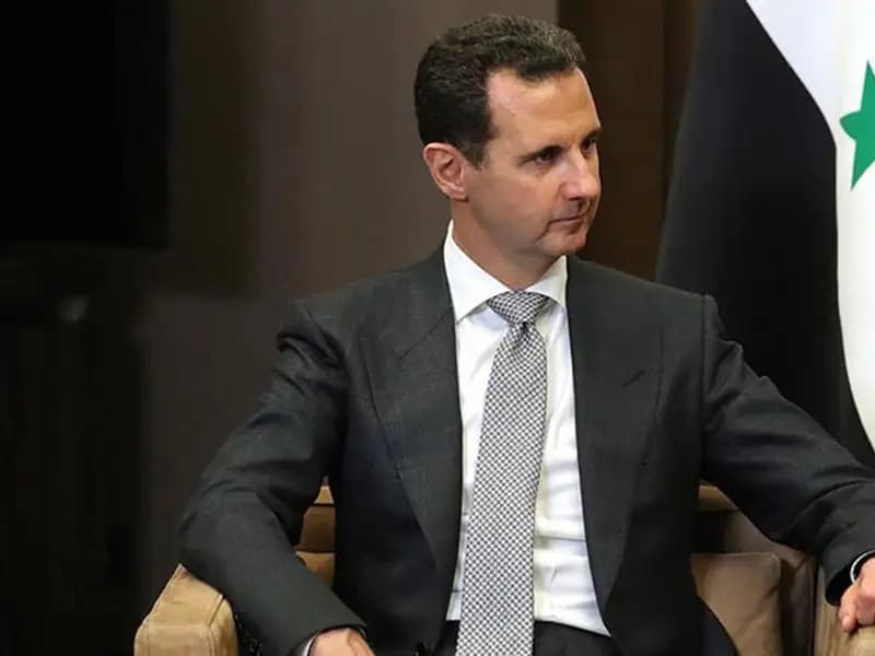 Devrik Esed, Ülkesinden Nasıl Kaçtı?