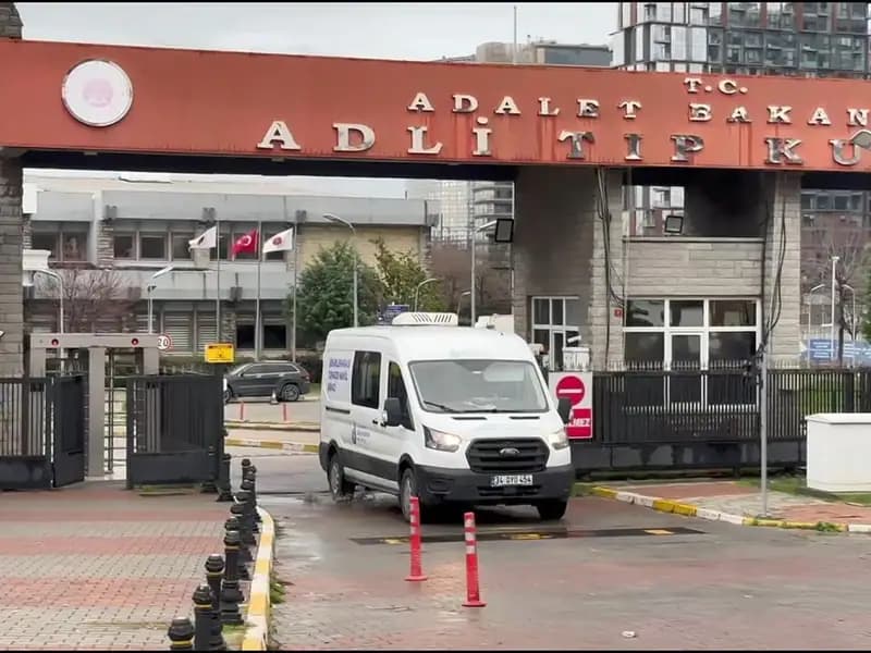 İETT Otobüsü 11 Yaşındaki Çocuğa Çarptı, Hayatını Kaybetti