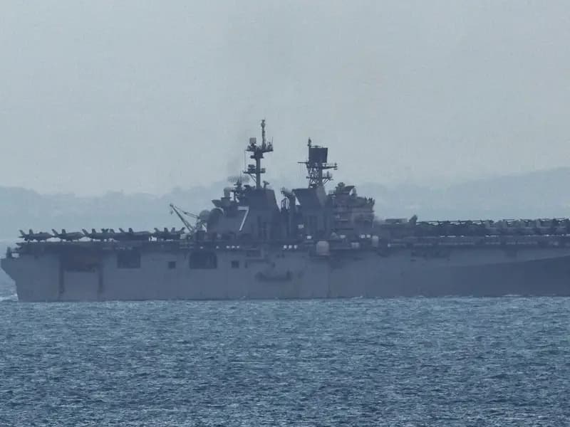 ABD'nin USS Tripoli Gemisi Singapur'da, İran'a mı gidiyor?