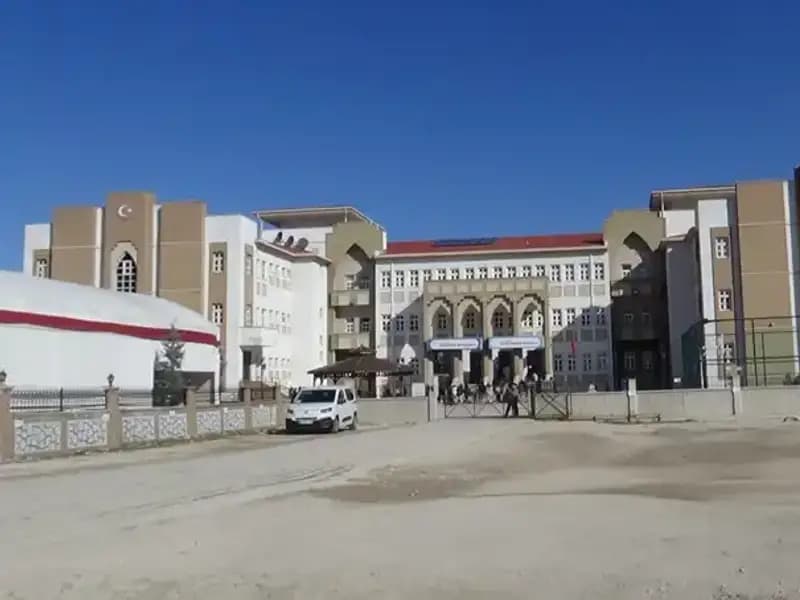 Ortaokullarda Öğrenci-Öğretmen İlişkilerine Darbe Vuran Şiddet İddiası