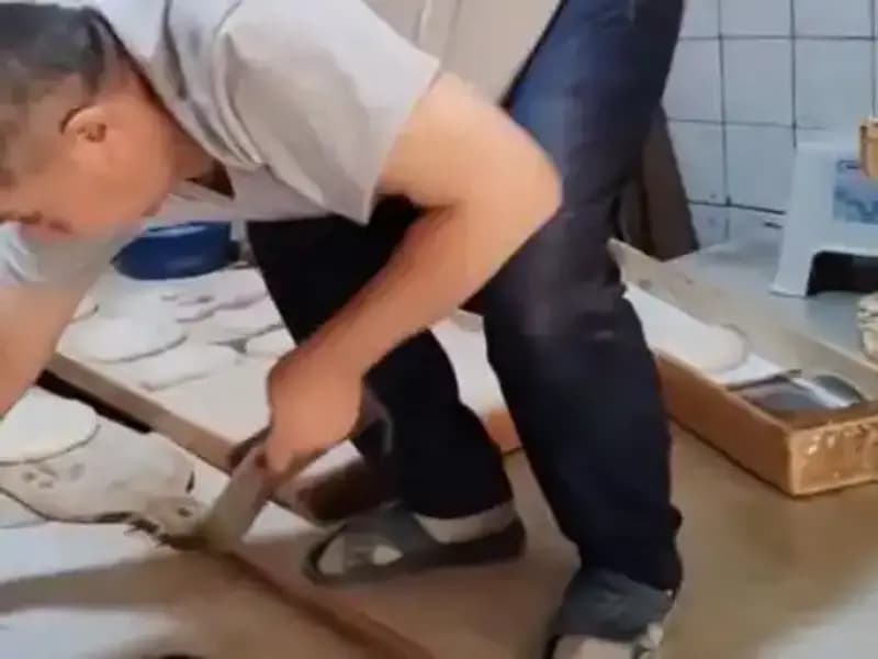 Pide Fırınına Terlikle Basmak 105 Bin TL Cezaya Mal Oldu!