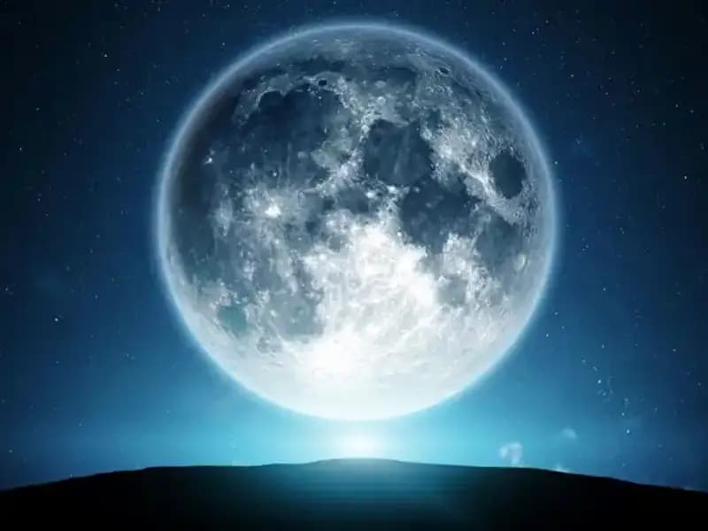 2025 Nisan Dolunayı: Zamanı, Etkileri ve Burçlara Yansımaları