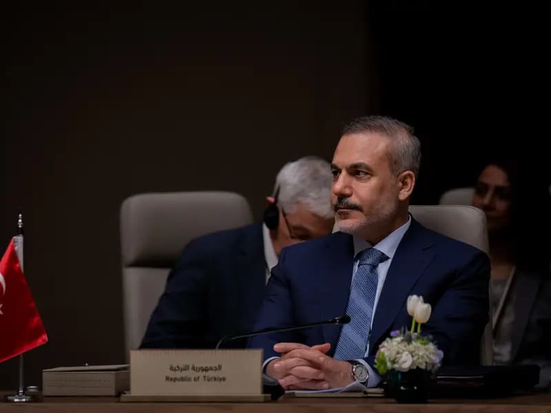 Riyad'daki Bakanlar Toplantısında Füze Alarmı: Sığınaklara Götürüldüler