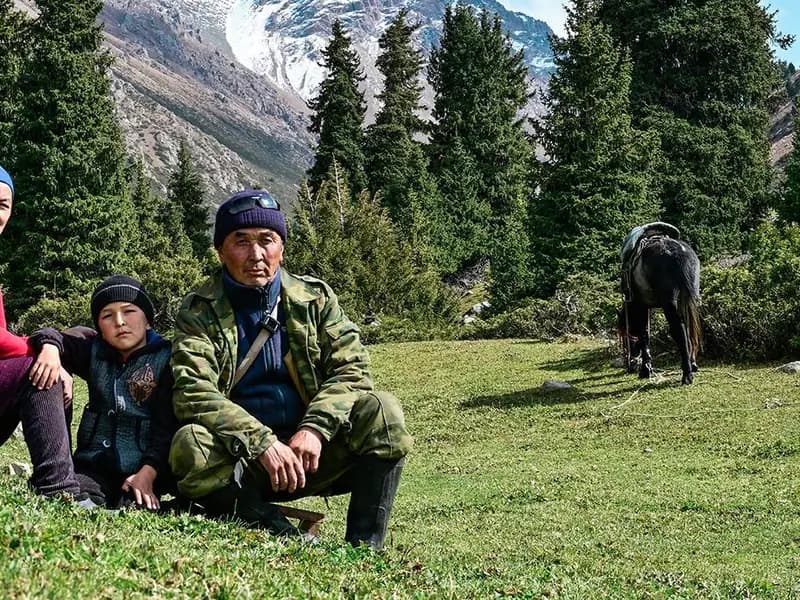 Tanrı Dağları'nda Kaybolan Türk Ailesi