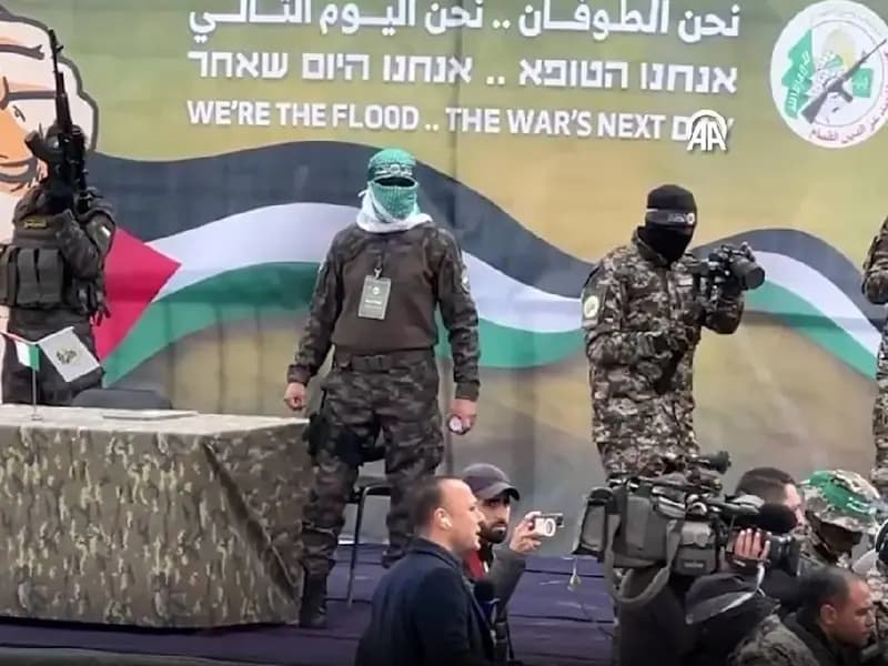 Hamas, 3 İsrailli erkeği esir takasında serbest bıraktı.