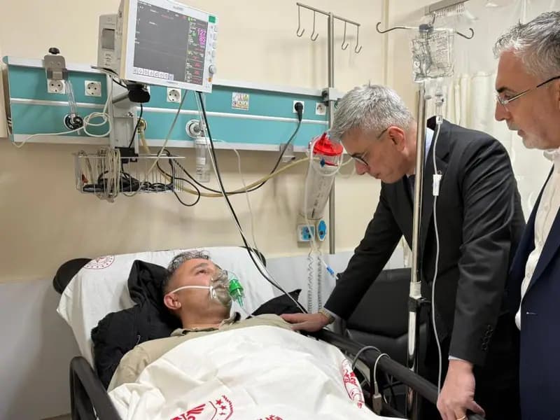 Bakanlar, Yaralıları Ziyaret Etti