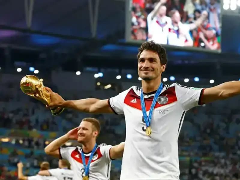 Hummels Futbol Kariyerine Veda Ediyor: Futbol Dünyasını Sarsan Emeklilik Kararı!