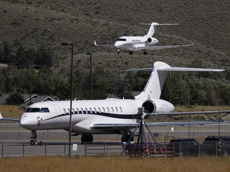 Ultra Zenginler Savaşta Özel Jetlerle Kaçıyor