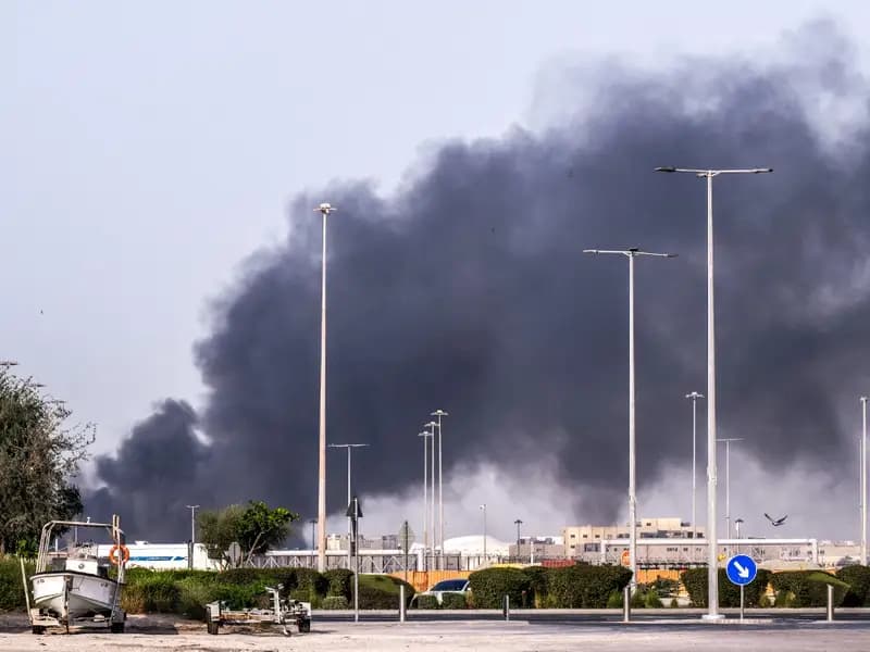 BAE'deki Şah Petrol Sahasına Dron Saldırısı: Operasyonlar Askıya Alındı