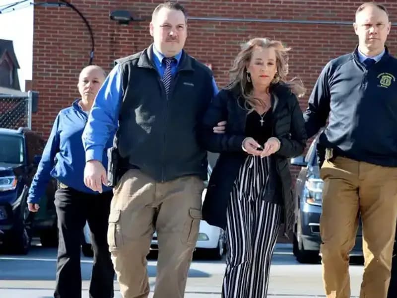 ABD’de Üvey Anne Korkusu: 20 Yıl Boyunca Kilit Altında Yaşamak!