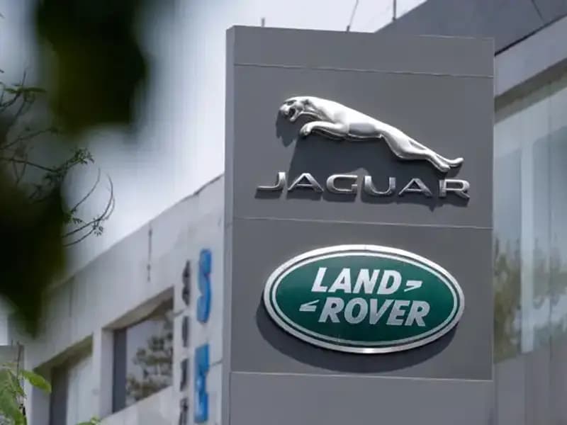 Trump Döneminde Ekonomik Sarsıntı: Otomotiv Devi İhracatı Askıya Aldı