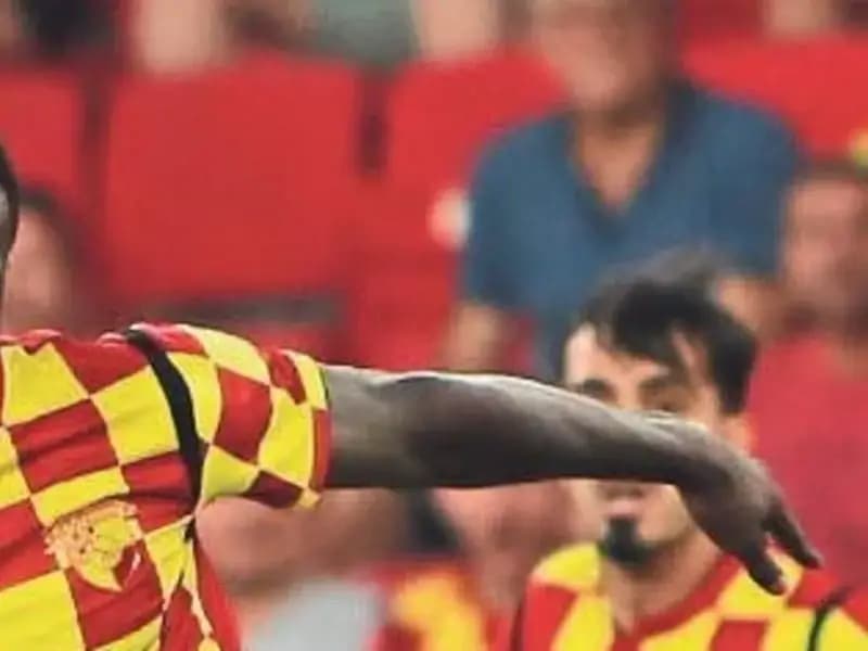 Yükselen Yıldız: Dennis’in Performansı Takımına Güç Katıyor