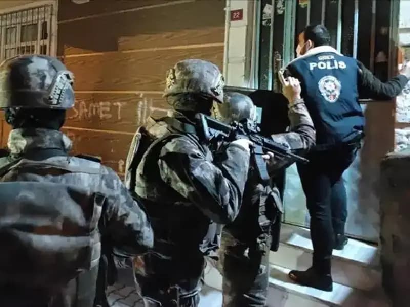 Adana'da Yoldaşlar Suç Örgütüne Baskın: 41 Kişi Tutuklandı!