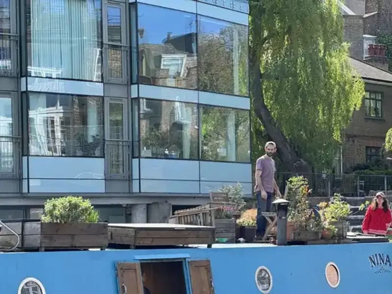 Yüksek Kiralar Modern Göçebeleri Botlarda Yaşamaya Zorluyor