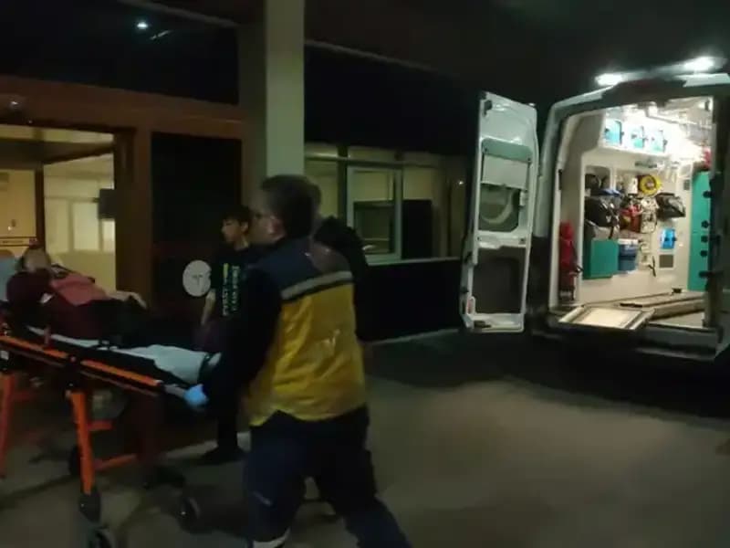 Anne ve Oğul Sobadan Zehirlenerek Hastaneye Kaldırıldı: Olay Ne Anlama Geliyor?