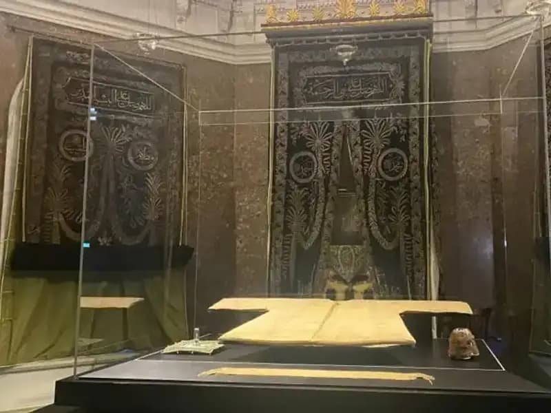 Hırka-i Şerif Ziyarete Açılıyor: Tarihi Eşya Yeniden Gün Yüzüne Çıkıyor
