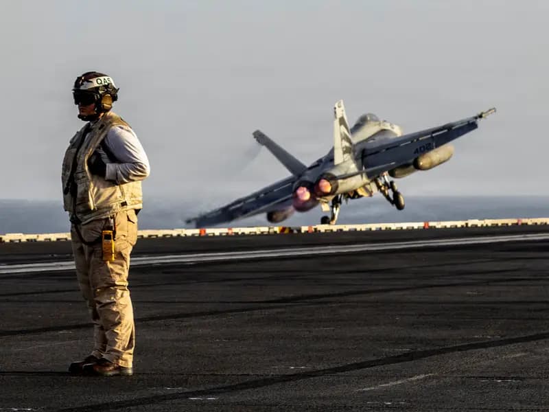 İran'da Düşen Amerikan Savaş Uçağının Pilotuna Ulaşma Çabaları