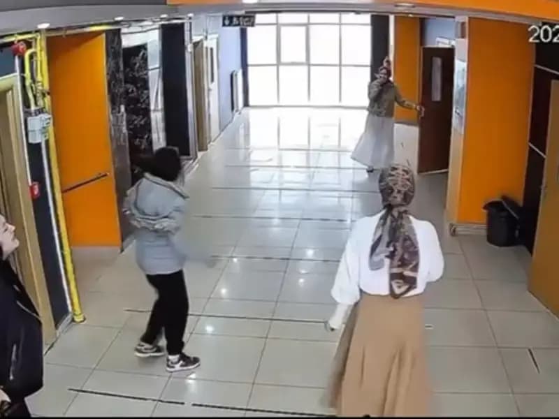 Van'da Deprem Anında Dershanede Yaşanan Panik Anları