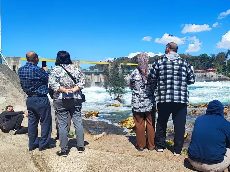 Seyhan Barajı'nda Kapak Açılışı: Adanalılar Kıyıya Koştu