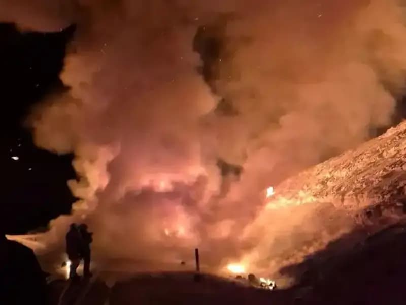 İplik Yüklü TIR Alev Alev Yandı, Trafik Devam Edemedi