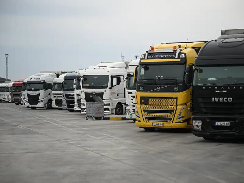 Kapıkule'de TIR Şoförleri Ramazan Bayramı'nı Ailelerinden Uzakta Geçiriyor