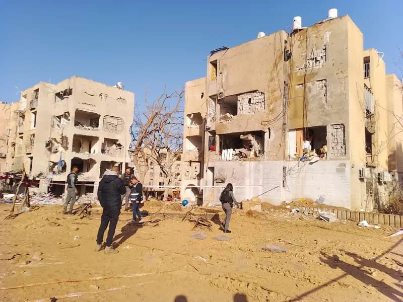 İran Savaşı'nda 23. Gün: Trump'ın Hürmüz Tehdidine Cevap