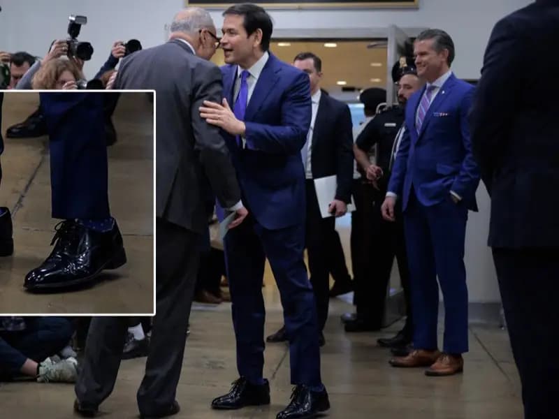 Trump'ın Bakanlara Hediye Ettiği Ayakkabılar Sosyal Medyada Gündem Oldu