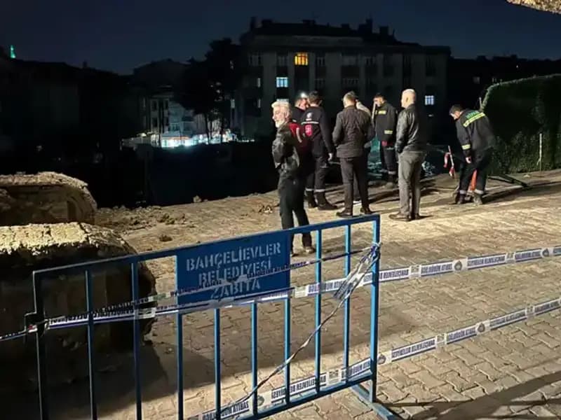 İstanbul'da İnşaat Çalışması Sırasında Ani Yol Çökmesi: İhmal mi, Kaza mı?
