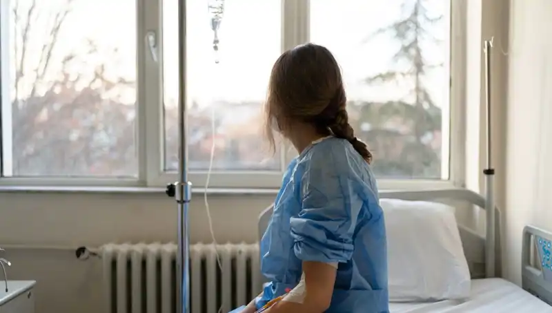 27 Yaşındaki Kadının Meme Kanseri Hikayesi: Doktorlar "Ciddi Değil" Dedi