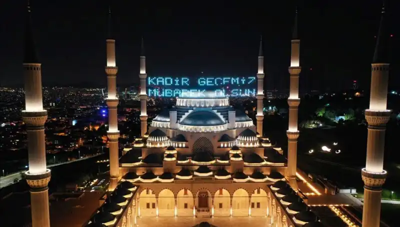 Kadir Gecesi 2025: Tarih ve Anlamı Hakkında Bilmeniz Gerekenler