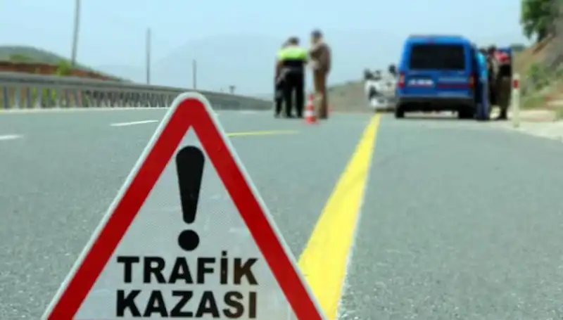 Bitlis'te İki Ayrı Trafik Kazasında Panik: 19 Yaralı, Olay Yerin Büyüsü!