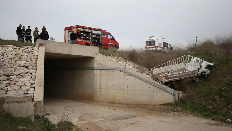 Kamyonet Alt Geçide Düştü: Trajik Kaza Sonrası Bir Kayıp