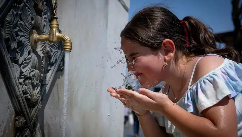 Türkiye'de Sıcak Hava Dalgası: 16 Şehirde Sıcaklık Rekor Düzeyde!