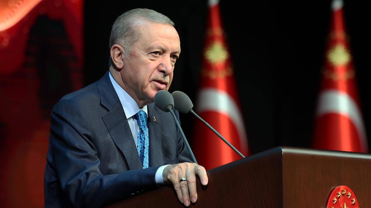 Cumhurbaşkanı Erdoğan, Mehmet Akif Ersoy'u anarak vefatının 88. yılını hatırladı.