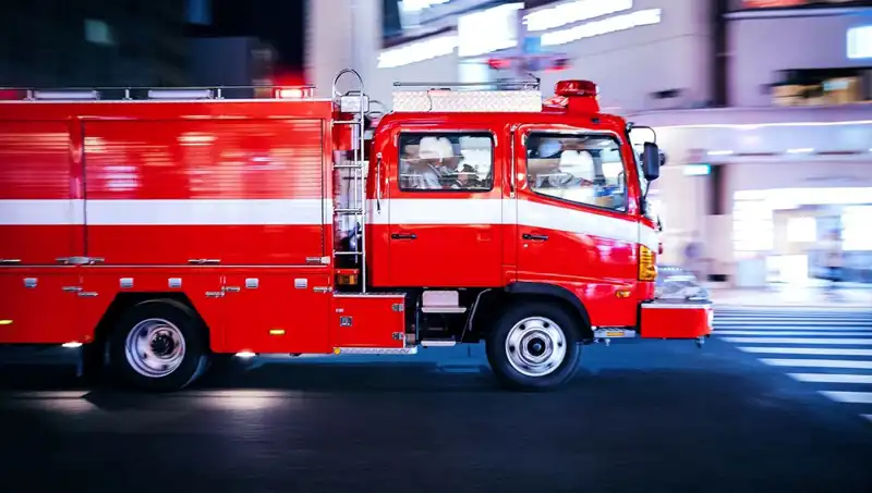 Tokyo'daki Korkutucu Bina Yangını: 2 Yaralı, Olayın Sebepleri Araştırılıyor