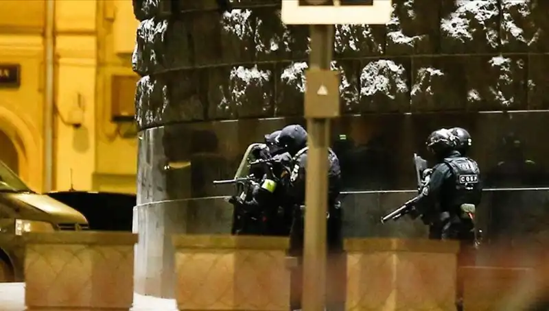 Rusya'da Korkunç Silahlı Saldırı: Çatıdan Rastgele Ateş Açtı